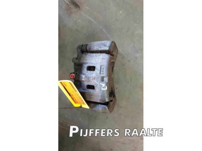 Gebrauchte Bremszange links vorne Isuzu D-Max (TFR/TFS) 2.5 D Twin Turbo 4x4 Preis € 60,50 Mit Mehrwertsteuer angeboten von Pijffers B.V. Raalte