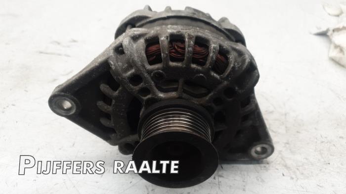 Usagé Dynamo Iveco New Daily V 29L13V, 35C13V, 35S13V, 40C13V, 40S13V Prix € 60,50 Prix TTC proposé par Pijffers B.V. Raalte