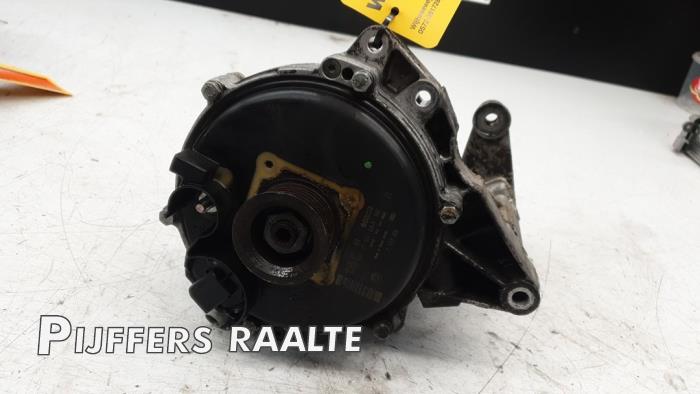 Usagé Dynamo BMW 7 serie (E65/E66/E67) 735i,Li 3.6 V8 32V Prix € 200,00 Règlement à la marge proposé par Pijffers B.V. Raalte