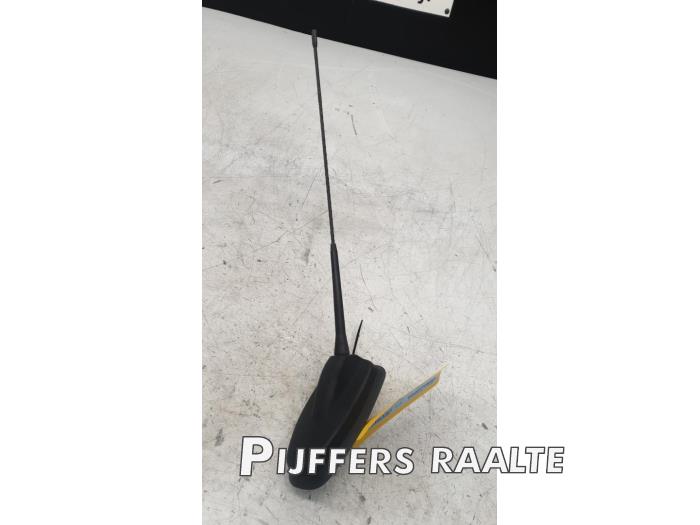 Używane Antena Mercedes Sprinter 3,5t (907.6/910.6) 315 CDI 2.0 D RWD Cena € 42,35 Z VAT oferowane przez Pijffers B.V. Raalte