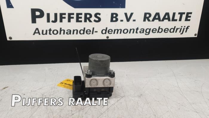 ABS Pumpe van een Audi A1 Sportback (8XA/8XF) 1.0 TFSI 12V 2019