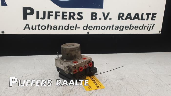 Usagé Bloc ABS Peugeot Boxer (U9) 2.2 HDi 130 Euro 5 Prix € 72,60 Prix TTC proposé par Pijffers B.V. Raalte
