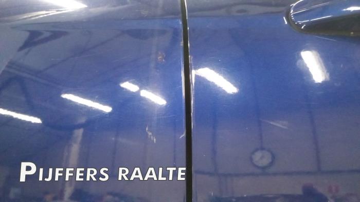 Begagnade Bakdörr, 4-dörrars, höger Ford Focus 3 1.0 Ti-VCT EcoBoost 12V 100 Pris € 242,00 Inklusive moms erbjuds av Pijffers B.V. Raalte