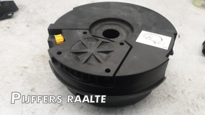 Używane Subwoofer Volkswagen Passat (3G2) 2.0 TDI BiTurbo 16V 4Motion Cena € 99,99 Z VAT oferowane przez Pijffers B.V. Raalte