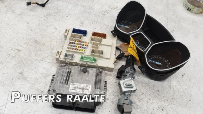 Used Ignition lock + computer Ford Focus 3 Wagon 1.0 Ti-VCT EcoBoost 12V 100 Price € 302,50 Inclusive VAT offered by Pijffers B.V. Raalte