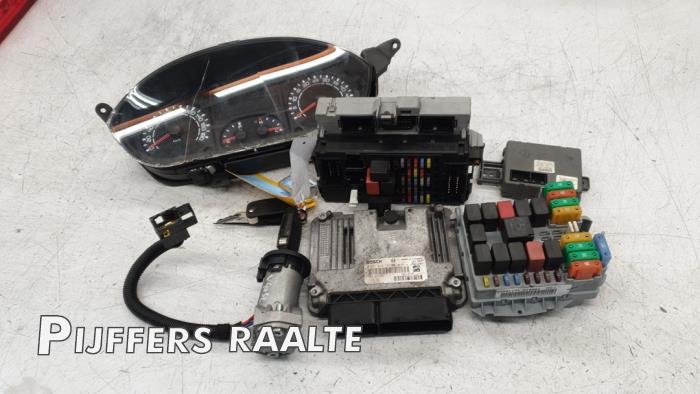 Used Ignition lock + computer Iveco New Daily IV 40C18 Price € 605,00 Inclusive VAT offered by Pijffers B.V. Raalte