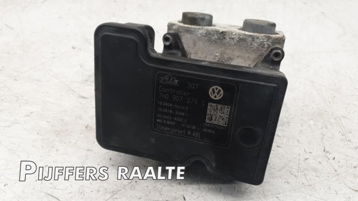 Usagé Pompe ABS Volkswagen Transporter T5 2.5 TDi Prix € 544,50 Prix TTC proposé par Pijffers B.V. Raalte