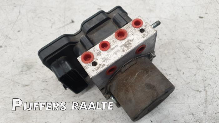 Begagnade ABS-pump Peugeot Boxer (U9) 2.0 BlueHDi 130 Pris € 181,50 Inklusive moms erbjuds av Pijffers B.V. Raalte