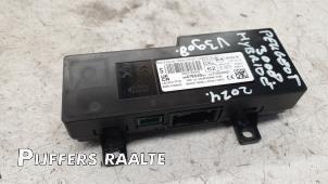 Usados Módulo de comunicación Peugeot 3008 II (M4/MC/MJ/MR) 1.6 16V HYbrid 225 Precio € 42,35 IVA incluido ofrecido por Pijffers B.V. Raalte