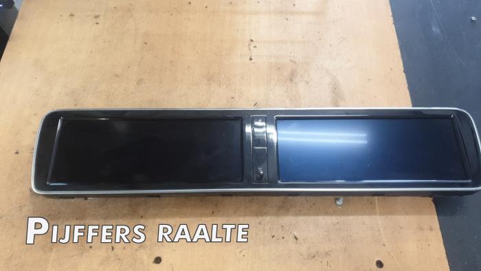 Begagnade Innerdisplay Mercedes S (222.0/222.1) 3.0 S-350 BlueTEC, S-350d 24V Pris € 1.331,00 Inklusive moms erbjuds av Pijffers B.V. Raalte