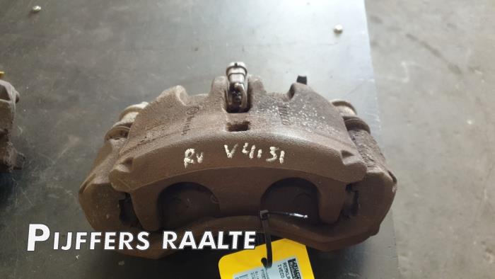 Gebrauchte Bremszange rechts vorne Iveco New Daily V 3.0 MultiJet II Euro V Preis € 60,50 Mit Mehrwertsteuer angeboten von Pijffers B.V. Raalte