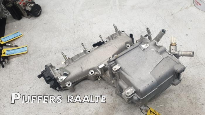 Usados Intercooler Mazda CX-30 (DM) 2.0 e-SkyActiv-X 181 M Hybrid 16V Precio € 300,00 Norma de margen ofrecido por Pijffers B.V. Raalte