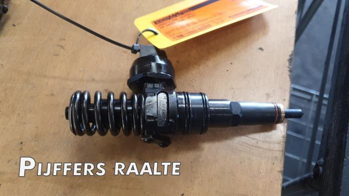 Usagé Injecteurs Volkswagen Caddy III (2KA,2KH,2CA,2CH) 1.9 TDI Prix € 36,30 Prix TTC proposé par Pijffers B.V. Raalte