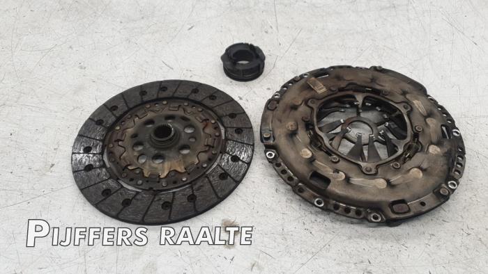 Usagé Kit embrayage (complet) Volkswagen Polo V (6R) 1.4 TDI DPF BlueMotion technology Prix € 121,00 Prix TTC proposé par Pijffers B.V. Raalte