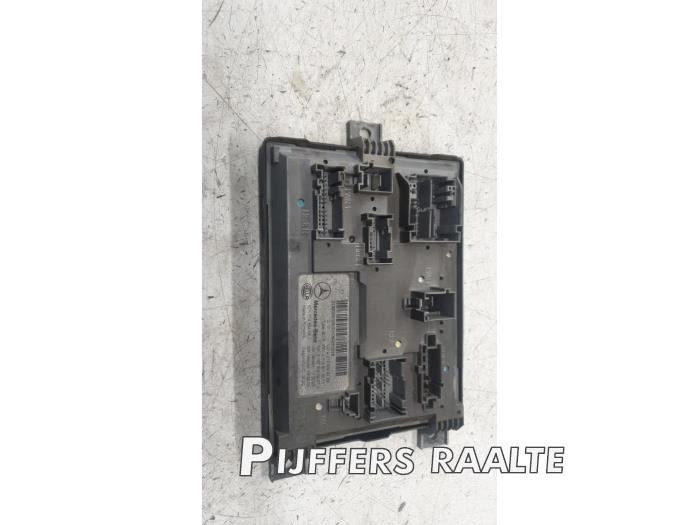 Używane Sterownik Body Control Mercedes E (W213) E-220d 2.0 Turbo 16V Cena € 90,75 Z VAT oferowane przez Pijffers B.V. Raalte