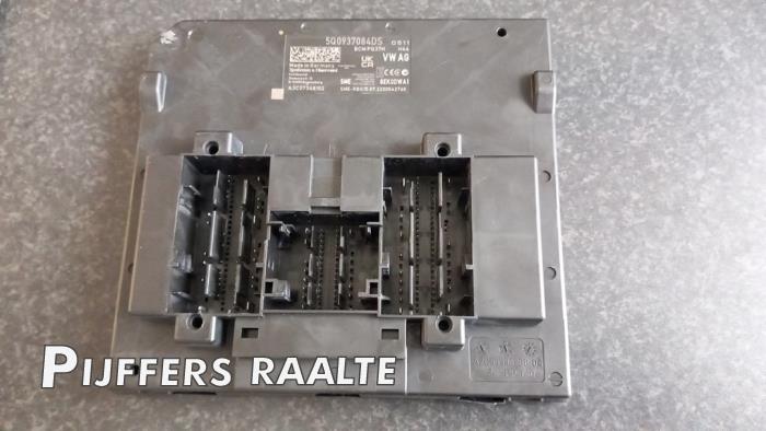 Used Body control computer Volkswagen Crafter (SY) 2.0 TDI FWD Price € 180,29 Inclusive VAT offered by Pijffers B.V. Raalte