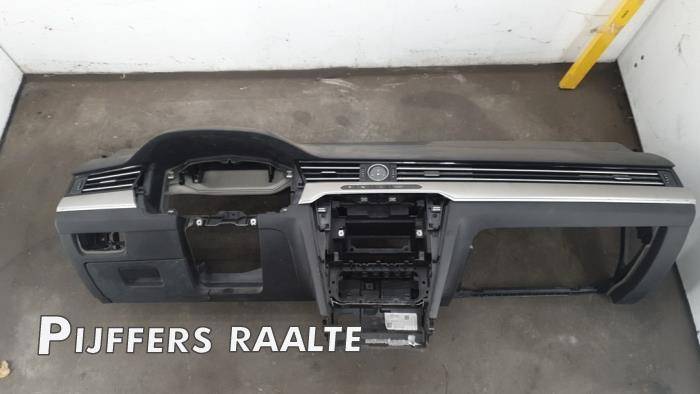 Używane Panel Volkswagen Passat (3G2) 2.0 TDI BiTurbo 16V 4Motion Cena € 484,00 Z VAT oferowane przez Pijffers B.V. Raalte