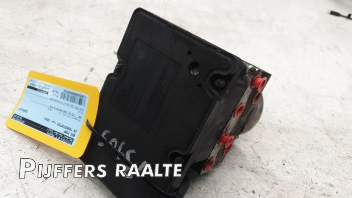 Usagé Pompe ABS Volkswagen Transporter T5 2.5 TDi Prix € 302,50 Prix TTC proposé par Pijffers B.V. Raalte