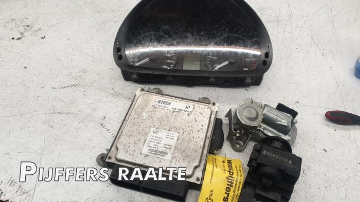 Used Ignition lock + computer Mercedes Sprinter 3,5t (906.63) 313 CDI 16V Price € 423,50 Inclusive VAT offered by Pijffers B.V. Raalte