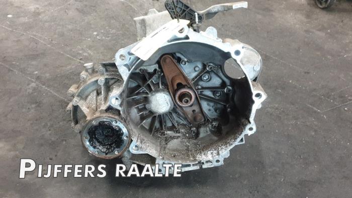 Boite de vitesses Volkswagen Golf VII (AUA), 2012 / 2021 1.2 TSI 16V, Berline avec hayon arrière, Essence, 1.197cc, 81kW (110pk), FWD, CYVB, 2014-04 / 2017-03 (Occasion)