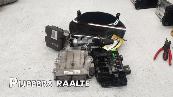 Used Ignition lock + computer Ford Transit Custom 2.0 TDCi 16V Eco Blue 130 Price € 605,00 Inclusive VAT offered by Pijffers B.V. Raalte