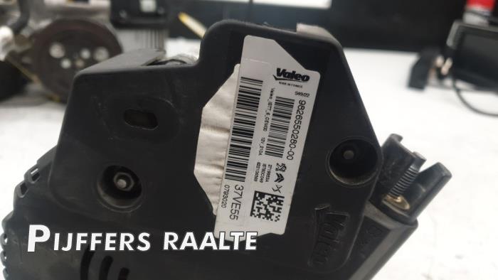 Dynamo d'un Opel Vivaro 2.0 Diesel 145 2023