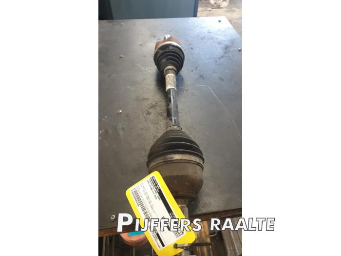 Begagnade Drivaxel, vänster fram Opel Vivaro 2.0 Diesel 145 Pris € 150,00 Inklusive moms erbjuds av Pijffers B.V. Raalte