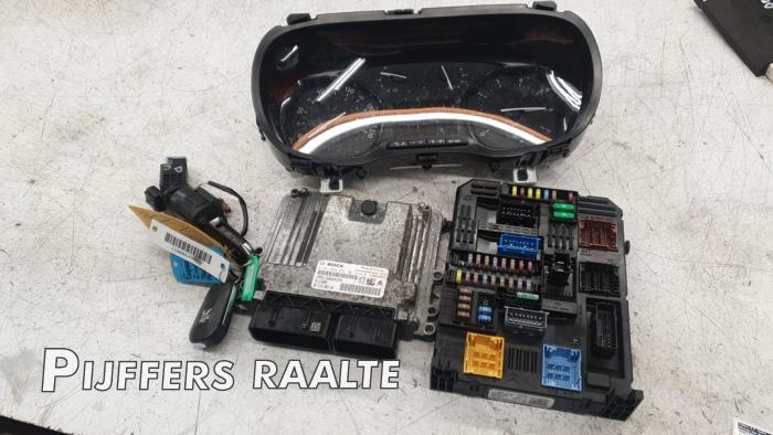 Used Ignition lock + computer Peugeot Expert (V1/VA/VB/VE/VF/VT/VY) 1.5 BlueHDi 120 Price € 242,00 Inclusive VAT offered by Pijffers B.V. Raalte