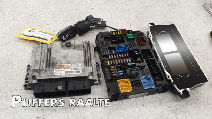 Used Ignition lock + computer Opel Combo Cargo 1.5 CDTI 100 Price € 482,79 Inclusive VAT offered by Pijffers B.V. Raalte
