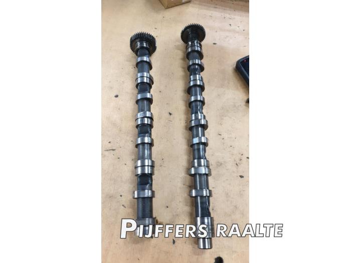 Usagé Kit arbre à cames Volkswagen Caddy III (2KA,2KH,2CA,2CH) 1.6 TDI 16V Prix € 175,00 Règlement à la marge proposé par Pijffers B.V. Raalte