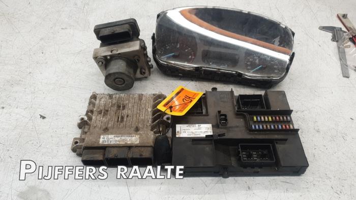 Used Ignition lock + computer Ford Transit Custom 2.2 TDCi 16V Price € 603,79 Inclusive VAT offered by Pijffers B.V. Raalte
