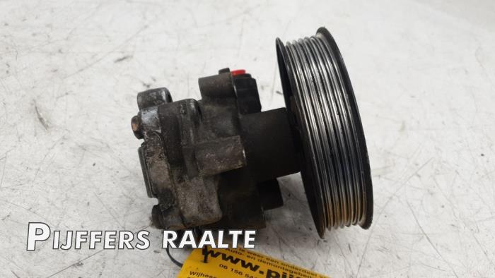 Usagé Pompe de direction Volkswagen Transporter/Caravelle T5 1.9 TDi Prix € 54,45 Prix TTC proposé par Pijffers B.V. Raalte