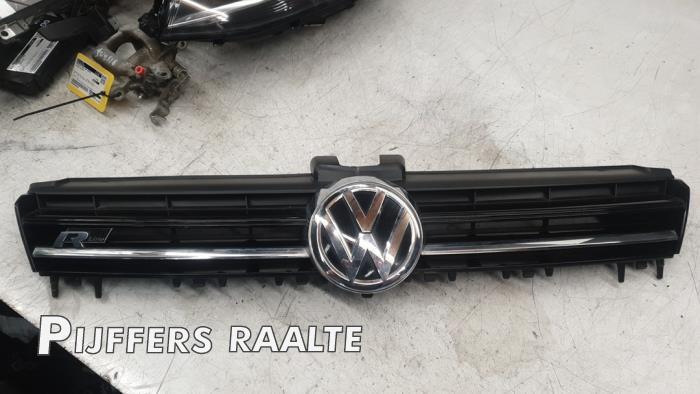 Begagnade Grill Volkswagen Golf VII (AUA) 1.4 TSI 16V Pris € 151,25 Inklusive moms erbjuds av Pijffers B.V. Raalte