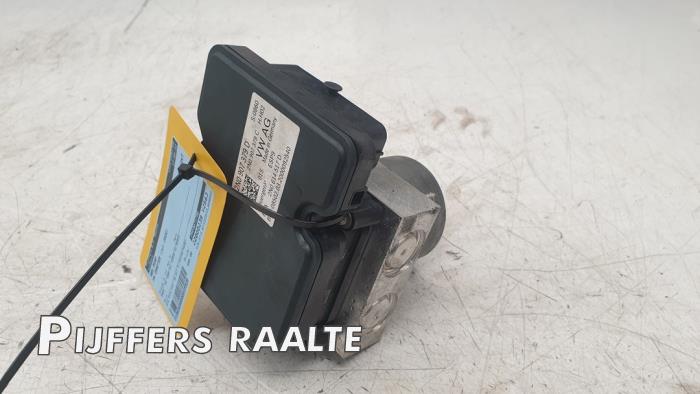 Used ABS pump Volkswagen Crafter (SY) 2.0 TDI 4Motion Price € 242,00 Inclusive VAT offered by Pijffers B.V. Raalte