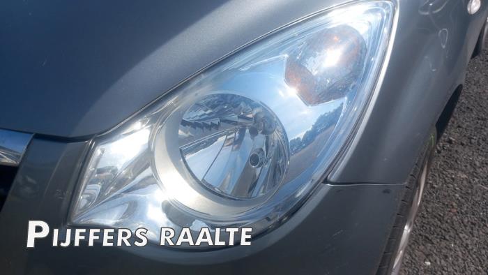 Używane Reflektor lewy Opel Agila (B) 1.0 12V Cena € 84,70 Z VAT oferowane przez Pijffers B.V. Raalte