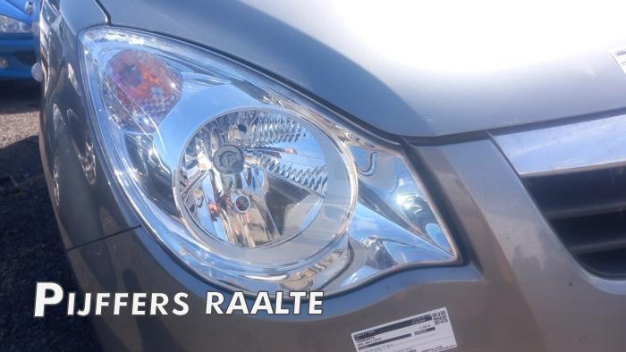Używane Reflektor prawy Opel Agila (B) 1.0 12V Cena € 84,70 Z VAT oferowane przez Pijffers B.V. Raalte