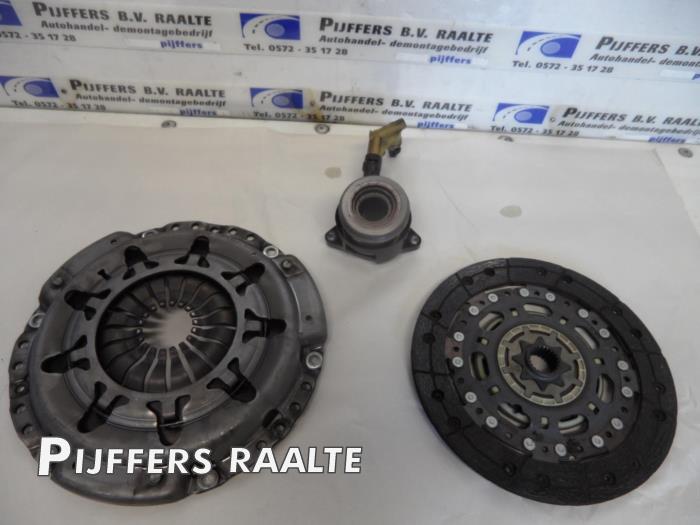 Clutch kit (complete) from a Volvo S40 (MS) 1.8 16V Flexifuel 2006
