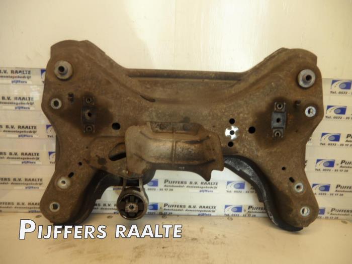 Usados Subchasis Nissan Primastar 1.9 dCi 80 Precio € 125,00 Norma de margen ofrecido por Pijffers B.V. Raalte