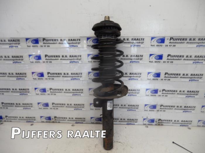 Front shock absorber rod, left from a Peugeot 207/207+ (WA/WC/WM) 1.4 16V 2007