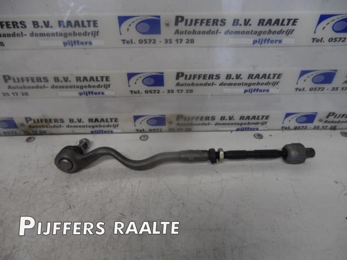 Front anti-roll bar from a BMW 3 serie (E46/4) 320d 16V 2002