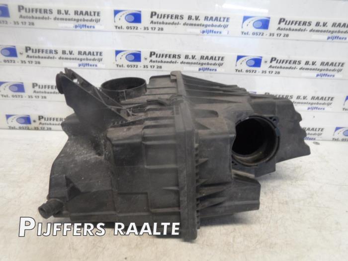 Begagnade Luftfilterhus Volkswagen Transporter T5 2.5 TDi PF 4Motion Pris € 50,00 Marginaltabell erbjuds av Pijffers B.V. Raalte
