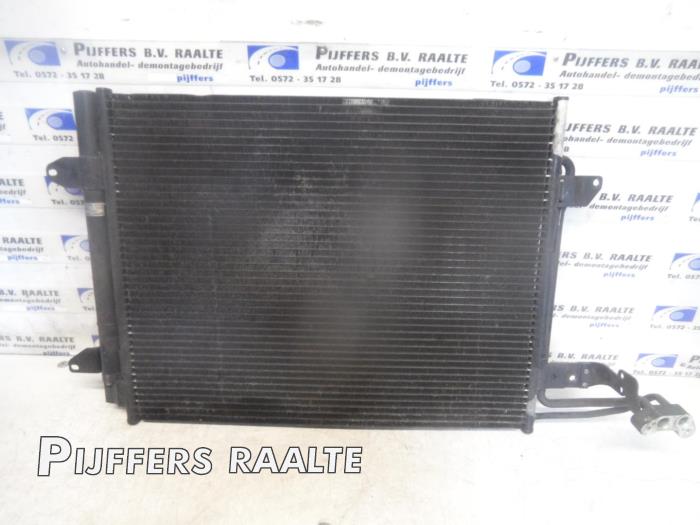 Air conditioning condenser from a Volkswagen Touran (1T1/T2) 1.9 TDI 105 Euro 3 2007