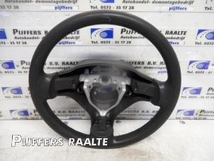 Używane Kierownica Peugeot 107 1.0 12V Cena € 50,00 Procedura marży oferowane przez Pijffers B.V. Raalte