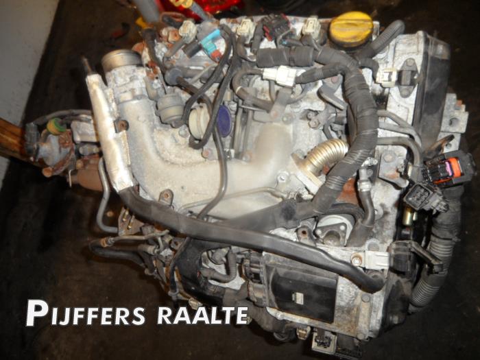 Engine from a Opel Vectra C Caravan 3.0 CDTI V6 24V 2005