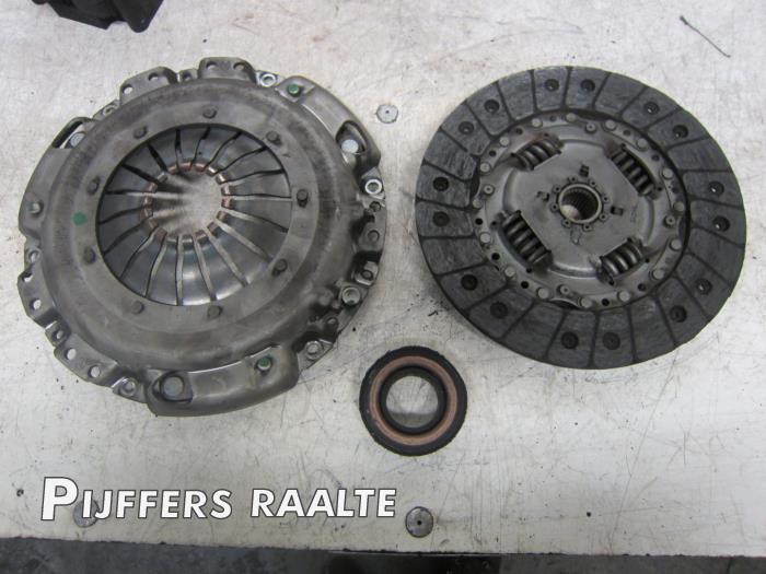 Gebrauchte Kupplungsset (komplett) Volkswagen Golf IV (1J1) 1.8 20V Preis € 100,00 Margenregelung angeboten von Pijffers B.V. Raalte