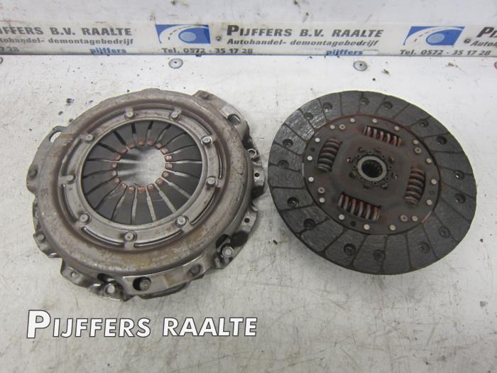 Clutch kit (complete) from a Opel Corsa D 1.2 16V 2010
