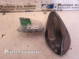 Used GPS antenna BMW 3 serie Touring (F31) 320d 2.0 16V EfficientDynamicsEdition Price € 50,00 Margin scheme offered by Pijffers B.V. Raalte