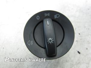 Used Light switch Volkswagen Touran (1T1/T2) 1.9 TDI 105 Euro 3 Price € 50,00 Margin scheme offered by Pijffers B.V. Raalte