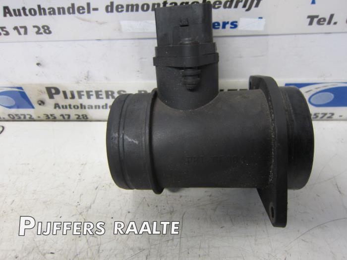 Gebrauchte Luftmassenmesser Volkswagen Transporter/Caravelle T4 2.5 TDI Preis € 15,00 Margenregelung angeboten von Pijffers B.V. Raalte