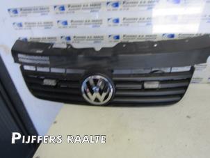 Usagé Calandre Volkswagen Transporter T5 1.9 TDi Prix € 45,00 Règlement à la marge proposé par Pijffers B.V. Raalte